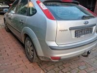 Usata Ford Focus 108 CV (79 kW) 2005 Argento Berlina