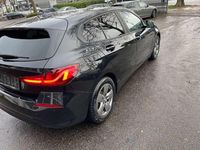 Gebraucht BMW 116 Advantage 116 PS (85 kW) 2022 Black sapphire metallic Kleinwagen