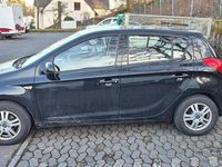 Gebraucht Hyundai i20 78 PS (57 kW) 2010 Schwarz Kleinwagen