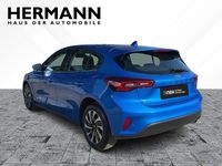 Gebraucht Ford Focus Titanium 125 PS (91 kW) 2023 Blau Limousine