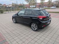 Gebraucht Hyundai i20 Active 101 PS (74 kW) 2016 Schwarz Coupé