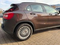 Gebraucht Mercedes GLA220 170 PS (125 kW) 2015 Orientbraun SUV
