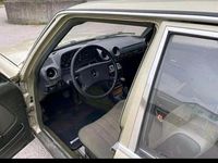 Gebraucht Mercedes E280 185 PS (136 kW) 1985 Grün Limousine