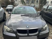 Gebraucht BMW 318 143 PS (105 kW) 2007 Grau Kombi
