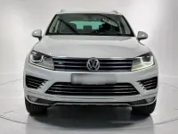 Gebraucht VW Touareg 262 PS (192 kW) 2015 Weiß SUV