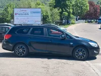 Usado Opel Astra 165 HP (121 kW) 2012 Preto Carrinha