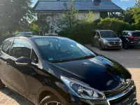 Gebraucht Peugeot 208 82 PS (60 kW) 2016 Schwarz Kleinwagen