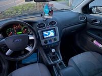 Second-hand Ford Focus 80 CP (58 kW) 2006 Albastru Berlinǎ