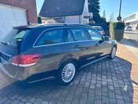 Gebraucht Mercedes E200 Elegance 136 PS (100 kW) 2014 Schwarz Kombi