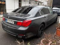 Gebraucht BMW 740 Performance 306 PS (225 kW) 2012 Grau Limousine