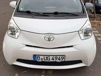 Gebraucht Toyota iQ 68 PS (50 kW) 2010 Weiß Kleinwagen
