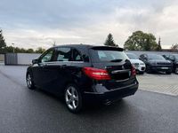 Gebraucht Mercedes B220 170 PS (125 kW) 2013 Schwarz Van / Kleinbus