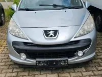 Gebraucht Peugeot 207 95 PS (69 kW) 2008 Silber Kleinwagen
