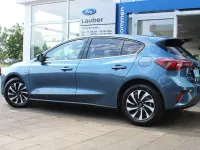 Gebraucht Ford Focus Titanium 125 PS (91 kW) 2024 Chromablau Limousine