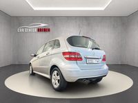 Gebraucht Mercedes B160 95 PS (69 kW) 2011 Silber Van / Kleinbus