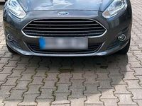 Gebraucht Ford Fiesta 140 PS (102 kW) 2016 Grau Limousine