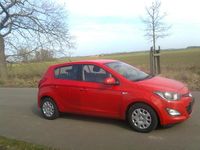 Gebraucht Hyundai i20 86 PS (63 kW) 2012 Rot Kleinwagen