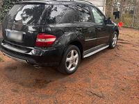 Gebraucht Mercedes ML320 224 PS (164 kW) 2008 Schwarz SUV