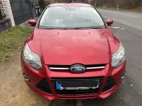 Gebraucht Ford Focus Titanium 116 PS (85 kW) 2014 Rot Limousine