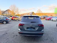 Gebraucht VW Tiguan Allspace Comfortline 150 PS (110 kW) 2021 Grau SUV