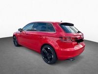 Gebraucht Audi A3 Ambiente 150 PS (110 kW) 2014 Rot Limousine