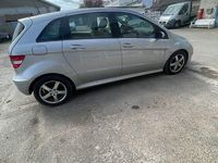 Gebraucht Mercedes B200 140 PS (102 kW) 2006 Silber Van / Kleinbus
