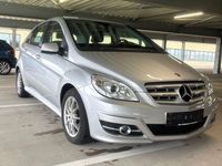 Gebraucht Mercedes B160 95 PS (69 kW) 2009 Silber Van / Kleinbus