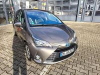Gebraucht Toyota Yaris Hybrid Team 73 PS (53 kW) 2020 Grey metallic Limousine