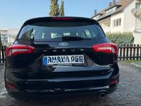 Gebraucht Ford Focus Cool & Connect 102 PS (75 kW) 2021 Schwarz Kombi