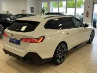 Gebraucht BMW 530e M Sport 299 PS (219 kW) 2025 Weiß Kombi