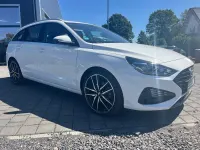 Gebraucht Hyundai i30 Select 120 PS (88 kW) 2024 Weiß Kombi