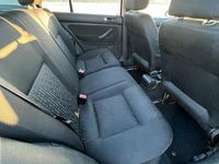 Gebraucht VW Golf IV 100 PS (73 kW) 2002 Rot Kleinwagen