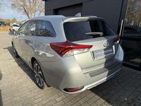 Gebraucht Toyota Auris Basis 116 PS (85 kW) 2015 Titansilber mica metallic