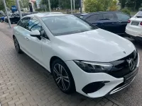 Gebraucht Mercedes EQE300 Advanced 180 kW (245 PS) 2025 Unilack polarweiß Limousine