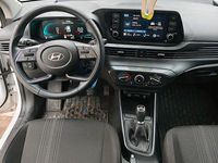 Gebraucht Hyundai i20 Select 84 PS (61 kW) 2024 Weiß Kleinwagen