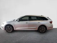 Gebraucht Skoda Octavia Clever 150 PS (110 kW) 2023 Brillantsilber metallic Kombi
