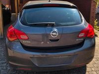 Usata Opel Astra 101 CV (74 kW) 2012 Grigio Berlina
