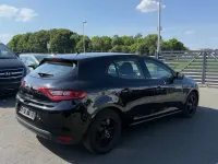 Używany Renault Mégane Play 101 KM (74 kW) 2017 Czarny Sedan/Limuzyna