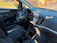 Second-hand VW Sharan 150 CP (110 kW) 2012 Albastru Monovolum