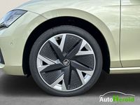 Gebraucht Skoda Superb Selection 150 PS (110 kW) 2024 Ice tea gelb metallic Kombi