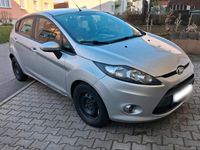 Gebraucht Ford Fiesta 95 PS (69 kW) 2012 Silber Kleinwagen