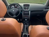 Gebraucht Peugeot 207 120 PS (88 kW) 2011 Schwarz Cabrio