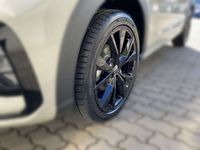 Gebraucht VW Taigo R-line 150 PS (110 kW) 2023 Ascotgrau SUV