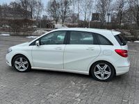 Gebraucht Mercedes B180 122 PS (89 kW) 2014 Weiß Van / Kleinbus
