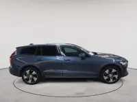 Gebraucht Volvo V60 CC Ultimate 197 PS (144 kW) 2023 Blau Kombi