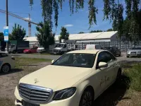 Gebraucht Mercedes E200 160 PS (117 kW) 2019 Gelb Limousine