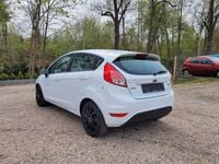 Gebraucht Ford Fiesta 101 PS (74 kW) 2017 Frostweiß Kleinwagen