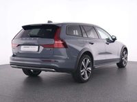 Gebraucht Volvo V60 CC Plus 197 PS (144 kW) 2023 Thunder grey / metallic Kombi