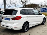 Gebraucht BMW 220 Gran Tourer Sport Line 192 PS (141 kW) 2023 Weiß Van / Kleinbus