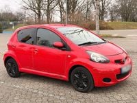Gebraucht Toyota Aygo 68 PS (50 kW) 2011 Rot Kleinwagen
